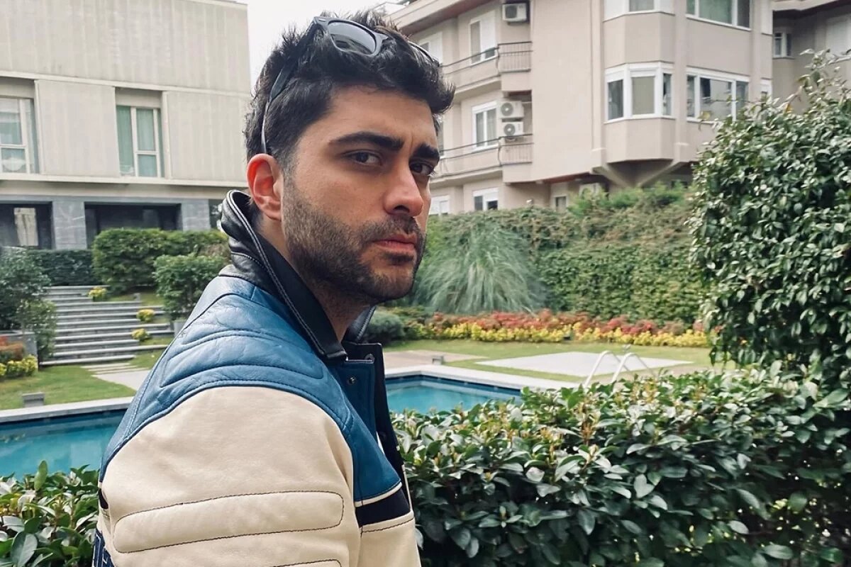    Как Аглаю — за наркотики.