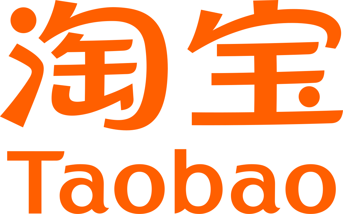 Taobao (淘宝) — это крупнейший китайский маркетплейс для внутреннего рынка Китая.
Проще говоря, это китайский аналог Avito + Wildberries + рынков, где продаётся почти всё.

📦 Что можно купить на Taobao

одежду и обувь;

электронику и аксессуары;

товары для дома;

косметику;

запчасти, инструмент, расходники;

тысячи мелочей, которых нет в российских магазинах.


🔐 Важный момент: вход в Taobao для иностранцев

Для иностранцев, в том числе для пользователей из России, вход и работа с Taobao сейчас стабильно возможны только через верифицированный Alipay.

Все остальные способы регистрации и входа:

👉часто блокируются;

👉аккаунт может быть заморожен без объяснений;

👉восстановление занимает много времени и
в любом случае требует верифицированный Alipay.

Поэтому на сегодняшний день верифицированный Alipay — единственная рабочая и надёжная точка входа в Taobao.
