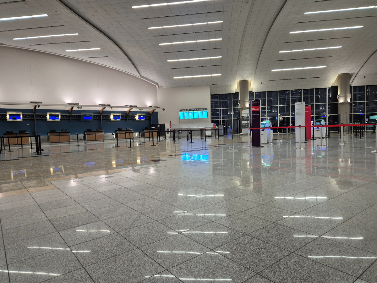 пустой ночной аэропорт Атланты 