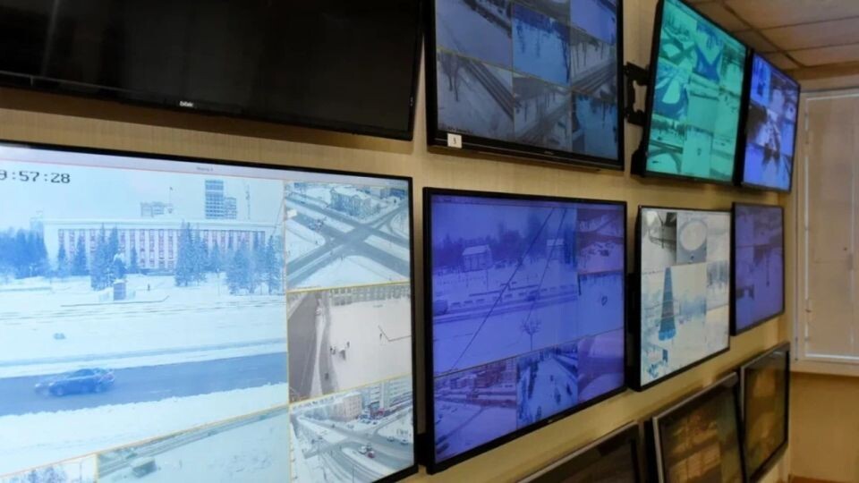    Вячеслав Франк ознакомился с работой системы безопасности Барнаула в праздничные дни. Источник: barnaul.org