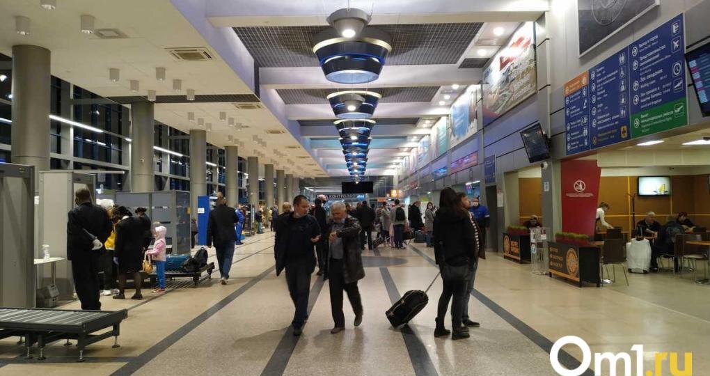 В омском аэропорту задерживаются рейсы в Москву