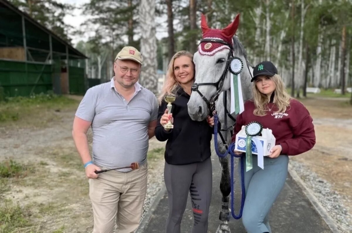    Семья Шафигулиных с мерином Гвидоном