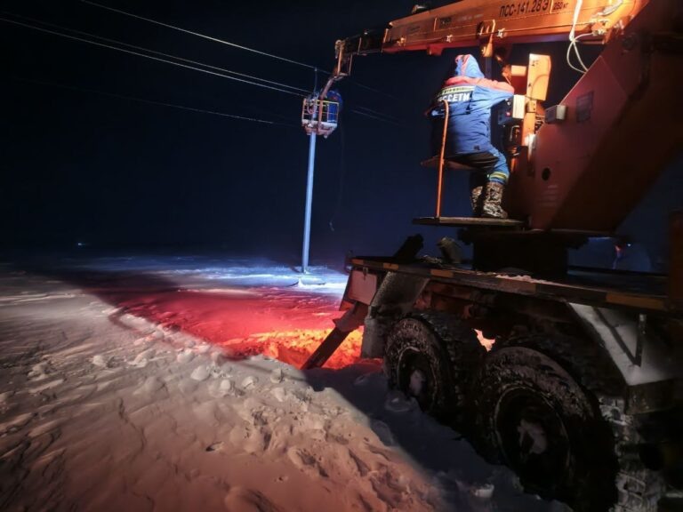    В Оренбурге энергетики восстановили электроснабжение после непогоды Оренбуржье