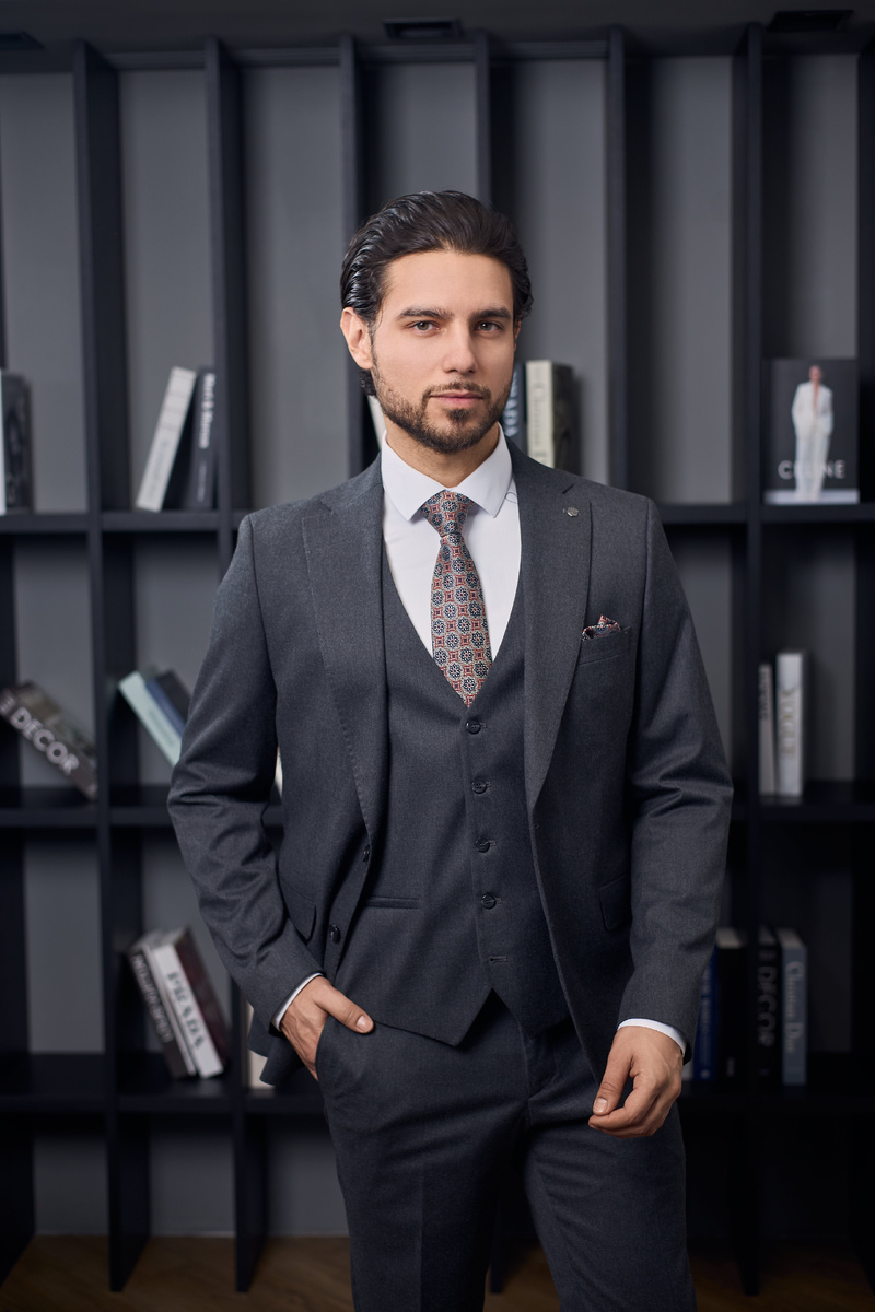 Пример успешных, гармоничных образов для встреч и переговоров (листай карусель)