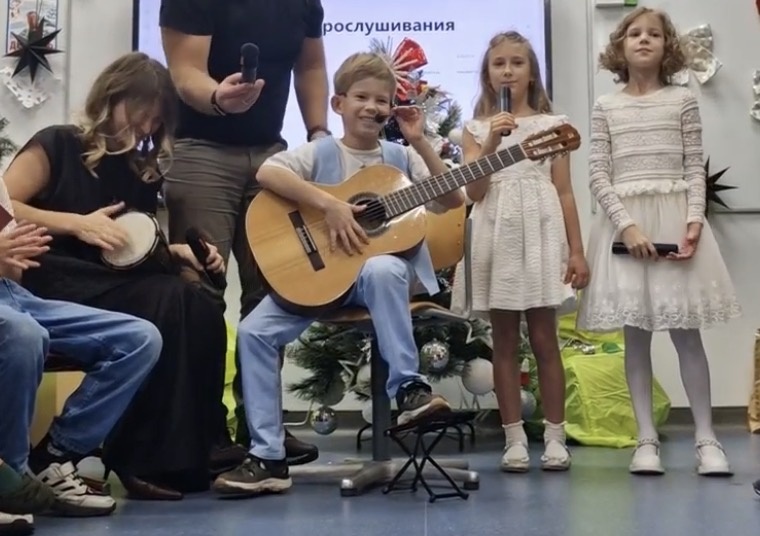 Фото с «голубого огонька» в школе