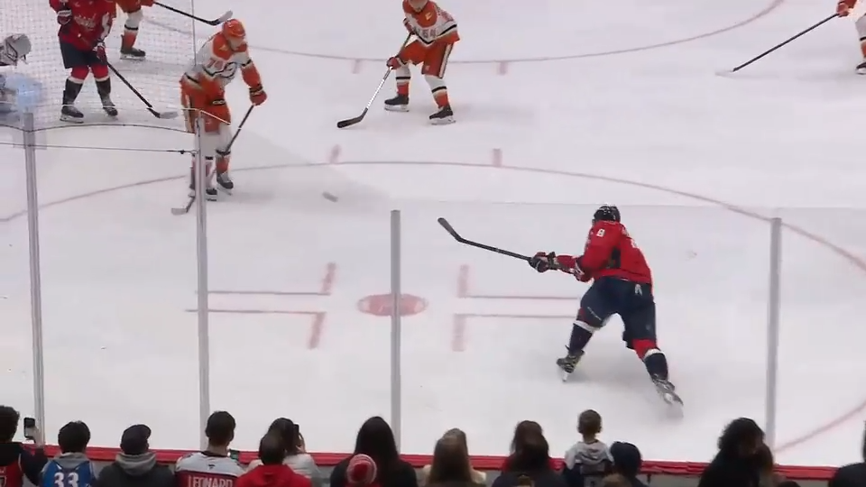 Бросок Овечкина. фото: яндекс.