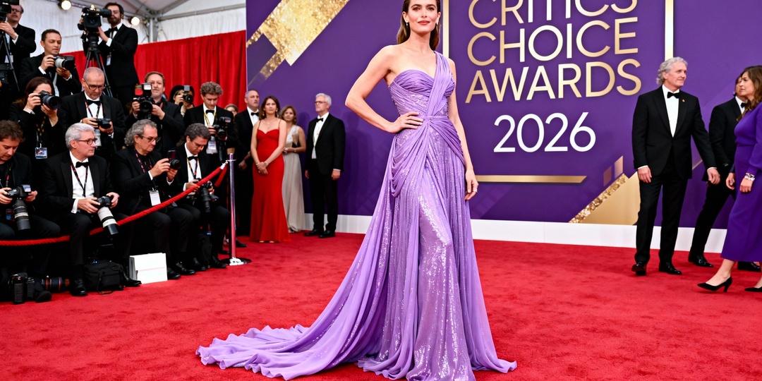 Звезда «Сплетницы» удивила публику: Лиловый триумф на красной дорожке