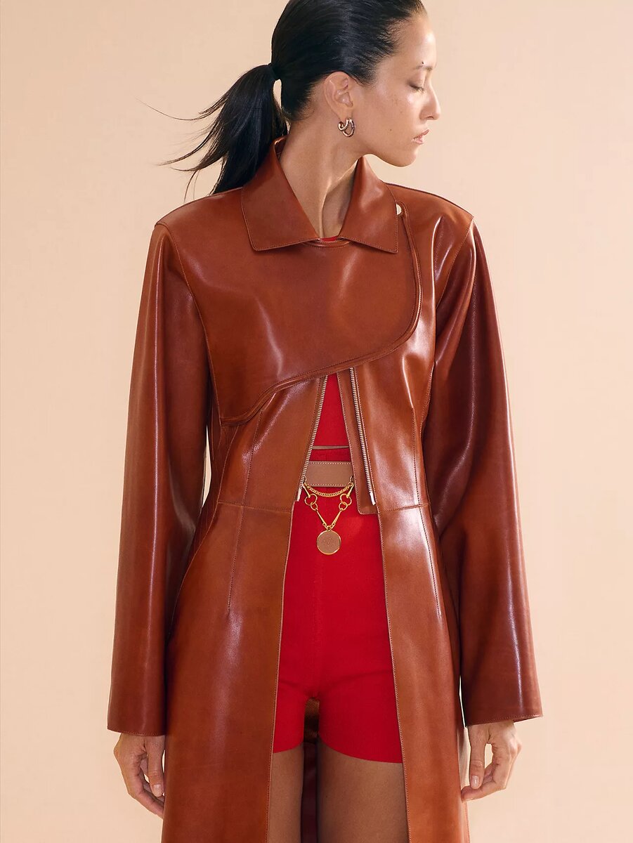 Силуэт отличается изысканностью и рисует свой собственный горизонт в летнем свете.