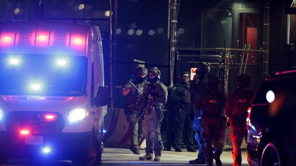 Стрельба в Каракасе продолжается: что происходит в столице Венесуэлы