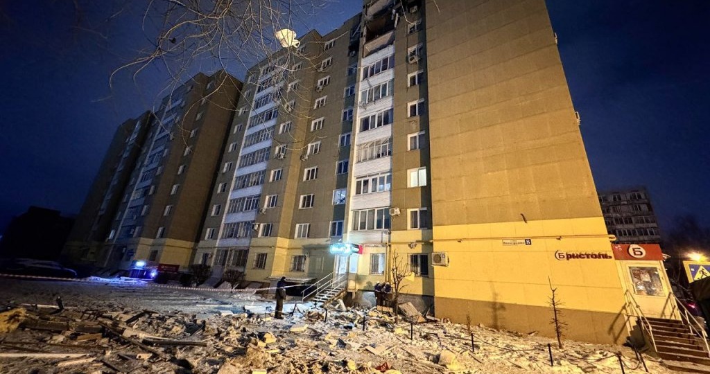 В Твери один человек погиб и двое пострадали из-за попадания дрона в многоэтажку