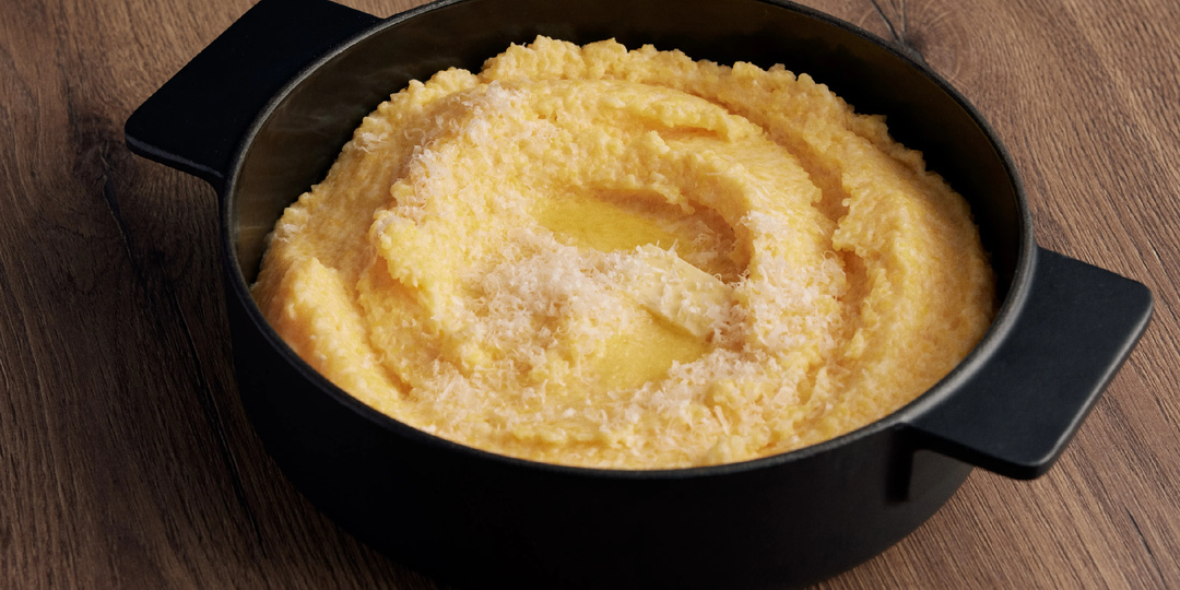 Полента: простая каша, которая веками кормила Европу и сегодня возвращается на наши кухни