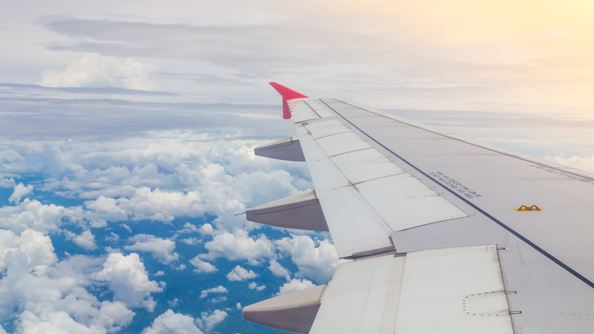    Врачи Сургута спасли человека на борту самолета