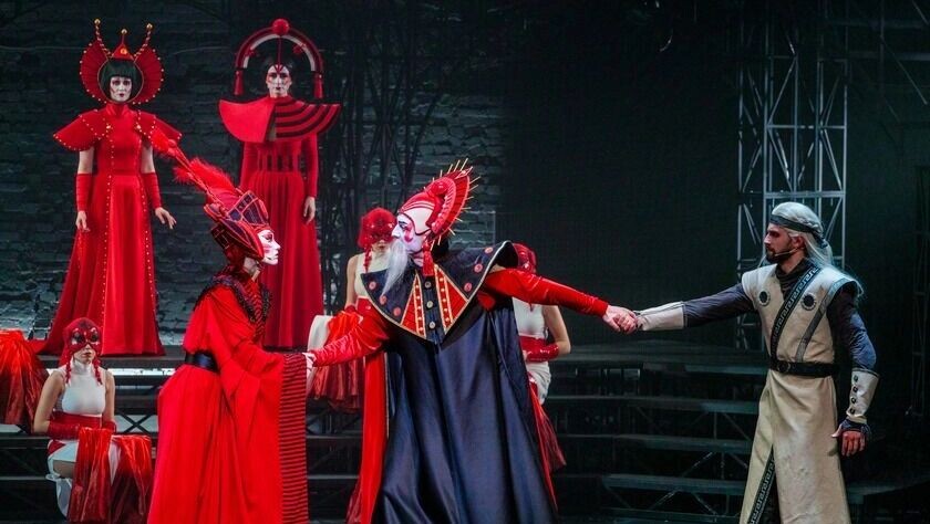    спектакль «Турандот» Русского драматического театра Удмуртии   dramteatr18.ru