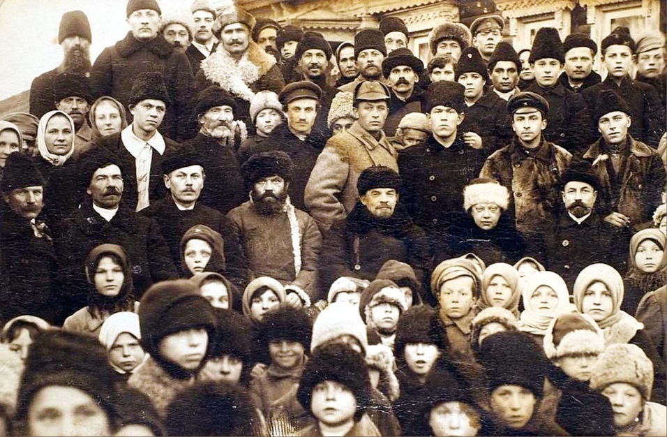Ленин и Крупская среди жителей Кашино
