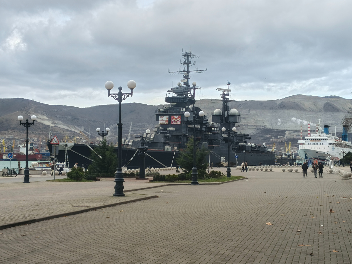 Крейсер Михаил Кутузов. Фото автора