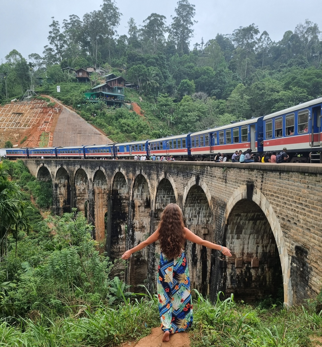 Девятиарочный мост - такой величественный и роскошный! Я мечтала его увидеть!