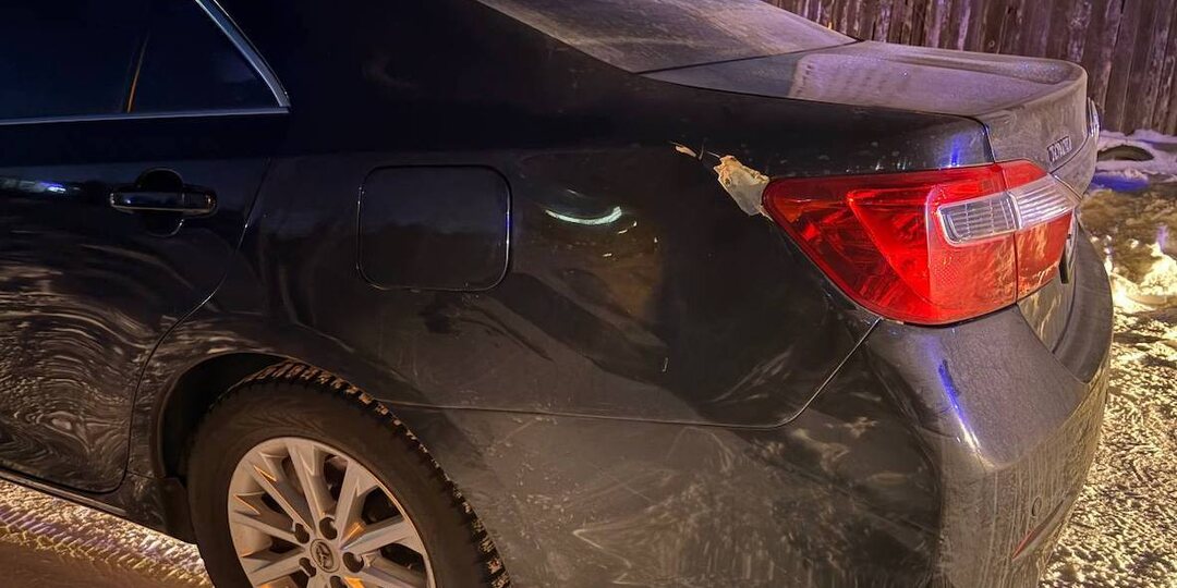 В Красноярском крае ребёнок съехал с горы под колёса иномарки