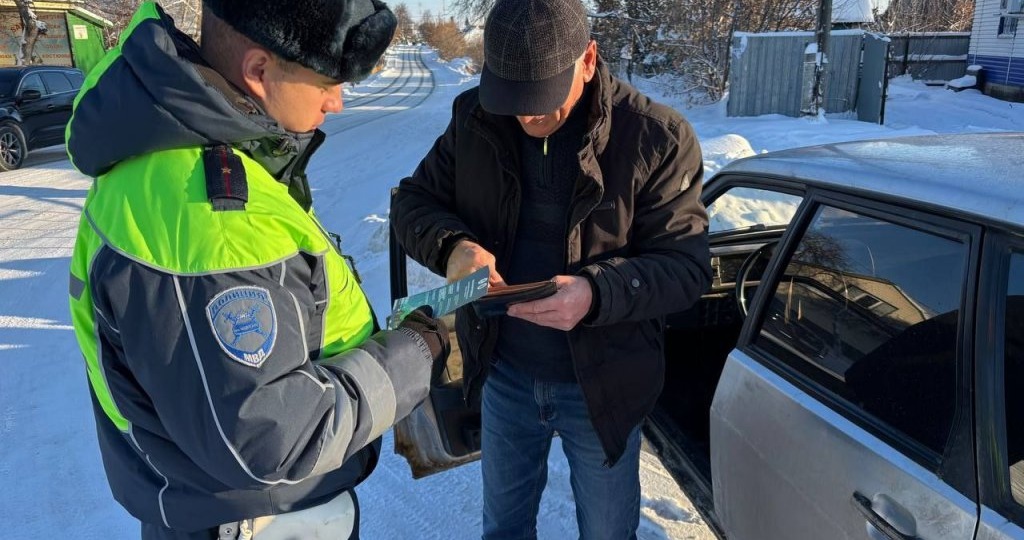 За сутки Госавтоинспекция зафиксировала 1184 нарушения на свердловских дорогах