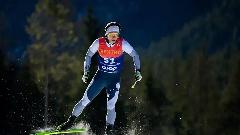 4 января 2025 года, Валь-ди-Фьемме. Савелий Коростелев — на дистанции финального масс-старта Тур де Ски.