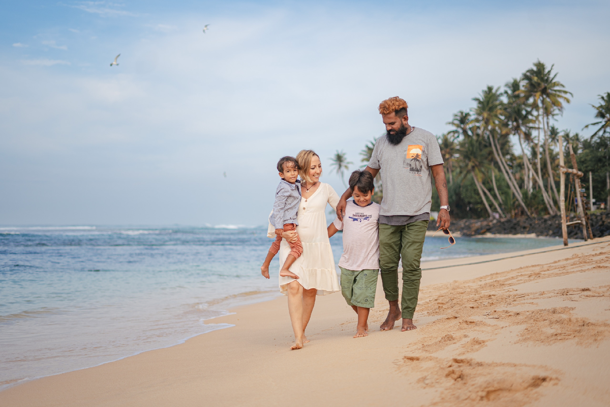 Наша семья на пляже Мадиха