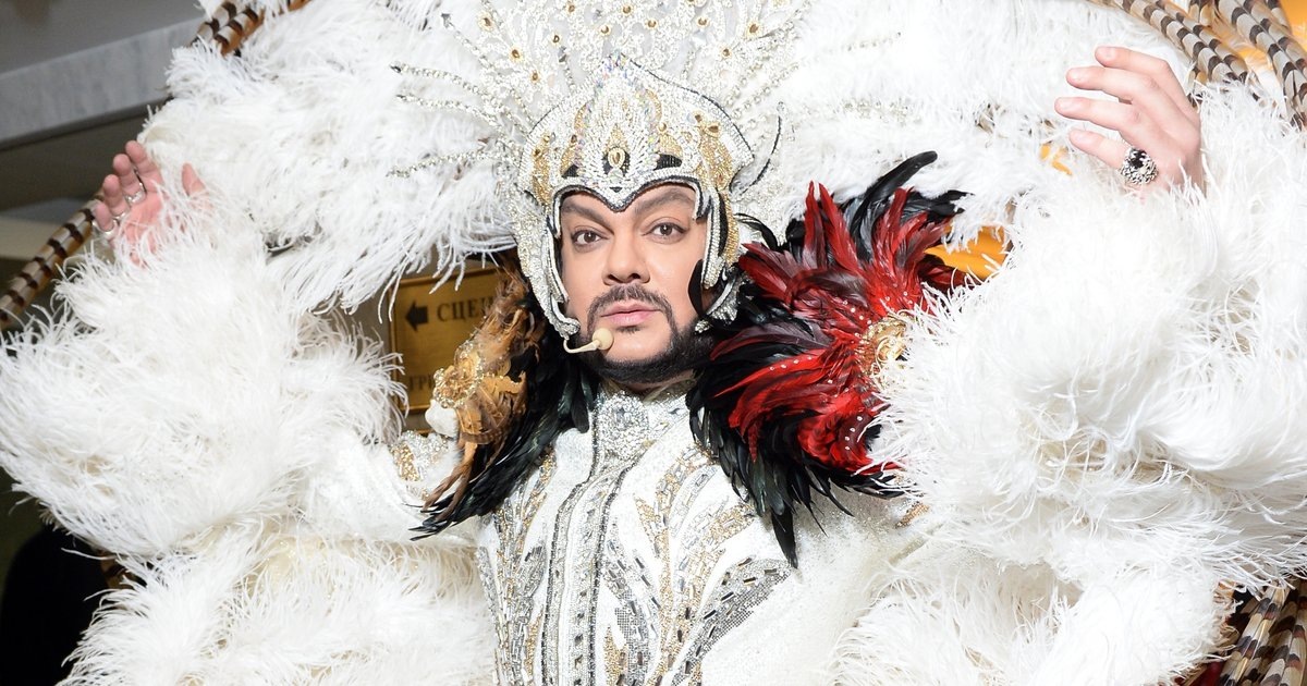 За перьями и Киркорова не видно. Фото Яндекс.Картинки. 