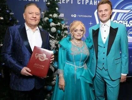 «Уберите его уже, невозможно слушать!»: муж Надежды Кадышевой сорвал новогодний эфир своими криками, зрители в ярости