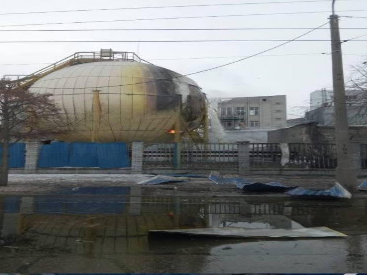 Проехать по улицам невоможно... масло ,кругом масло надо "моклам" флягами собирать.пока халява. фото: яндекс.