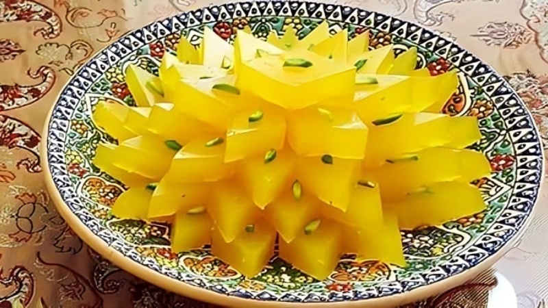 Масгати — изысканный и красочный десерт для украшения стола.
