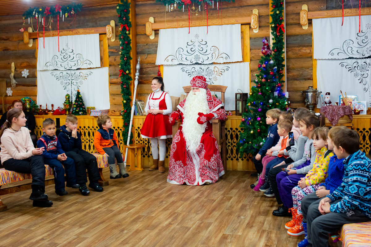 Официальное фото туристического комплекса "Усадьба Деда Мороза"