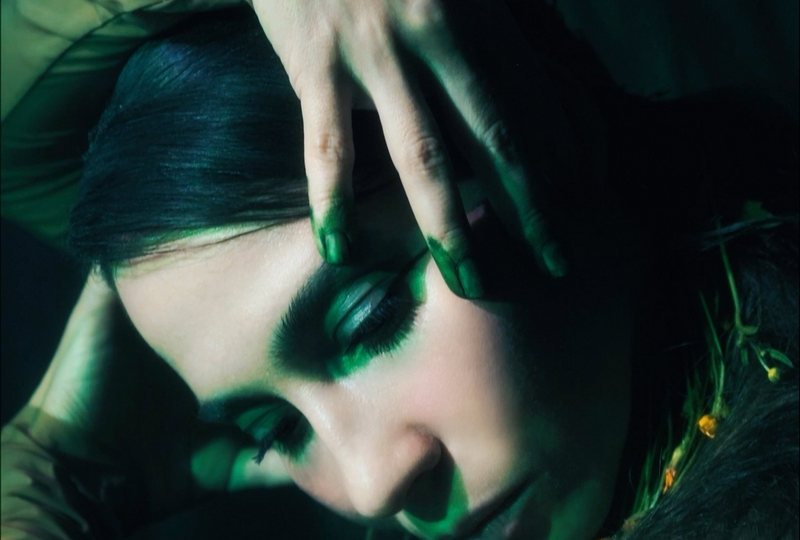 Плачь, Мать-Земля, мы всё протанцевали… Слушаем авант-поп проект SOROKAA