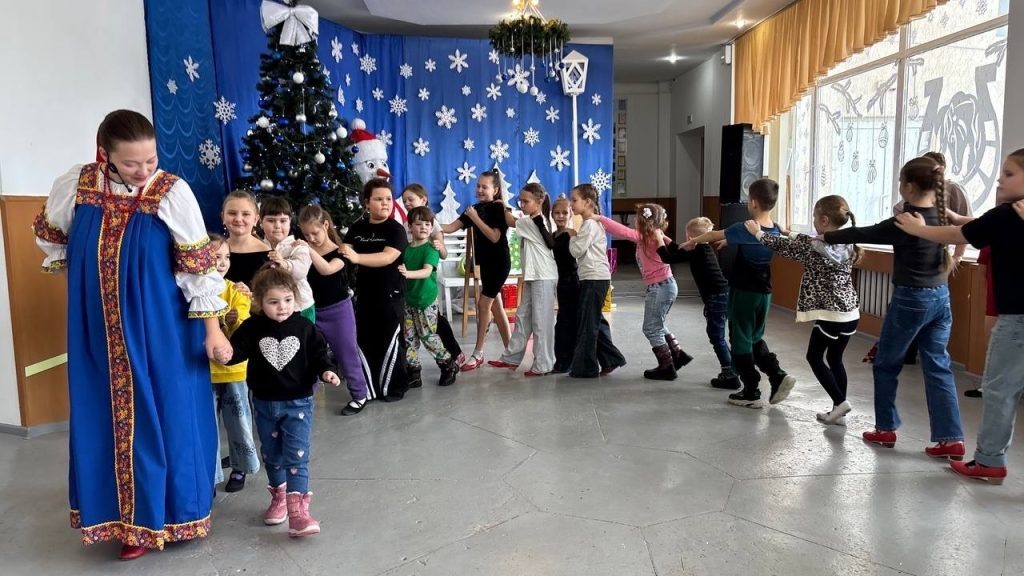     «Новогодний серпантин» Редакция Газеты