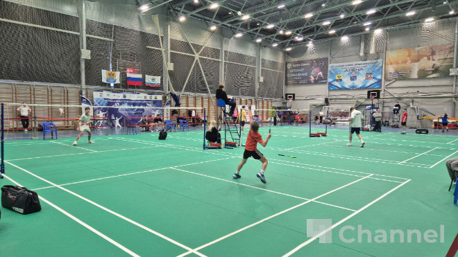 Соревнования по бадминтону "Русская зима" проходят в Гатчине