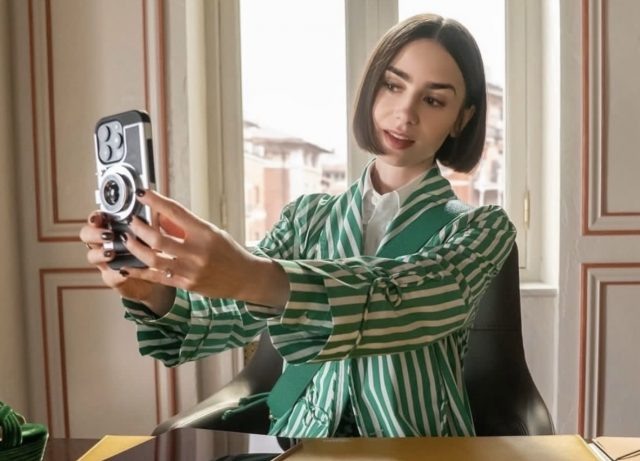    Кадр из фильма «Эмили в Париже»