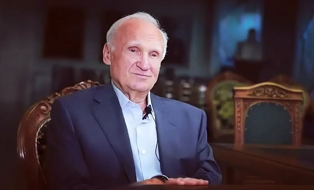 Алексей Ильич Осипов — учёный-богослов, педагог, доктор богословия, заслуженный профессор Московской Духовной Академии и Семинарии, писатель, публицист, проповедник.