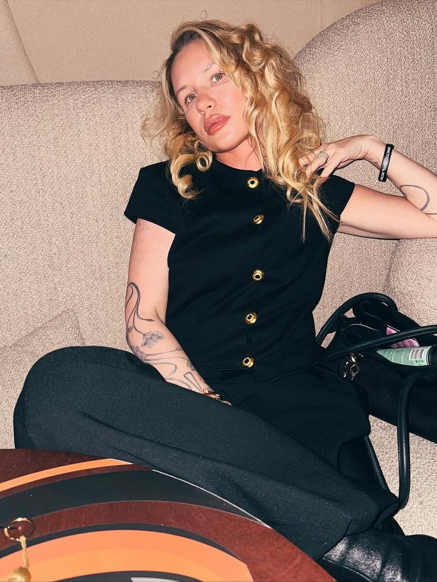    Валерия Гай Германика призвала россиянок спасти погрязшего в долгах Микки РуркаСоцсети Валерии Гай Германики