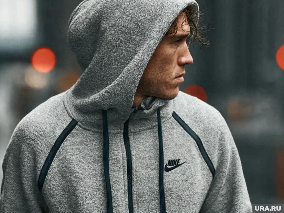     Костюм Nike Tech Fleece, в котором похитили Мадуро, раскупают по всему миру
