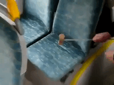 «То, что скрывает от нас пестрый узор: наглядный тест на количество пыли. (Источник: фрагмент видео с YouTube)»