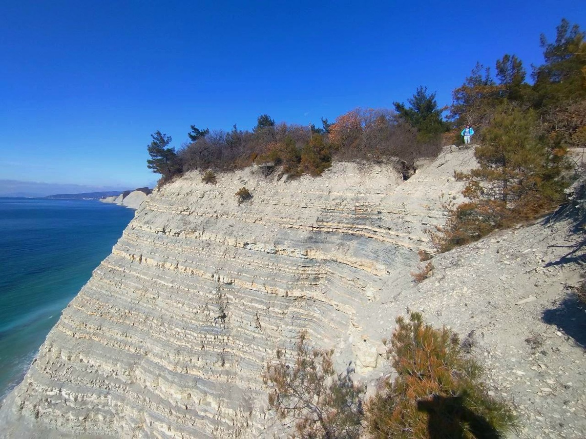 Стою у обрыва