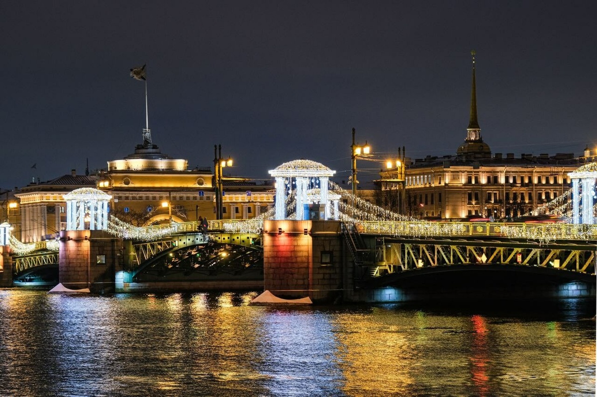 Фото: Смольный