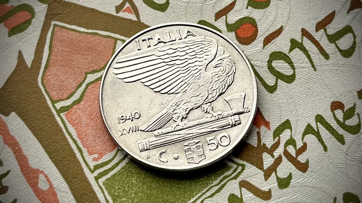 Он видел, как его страна погружается во тьму...