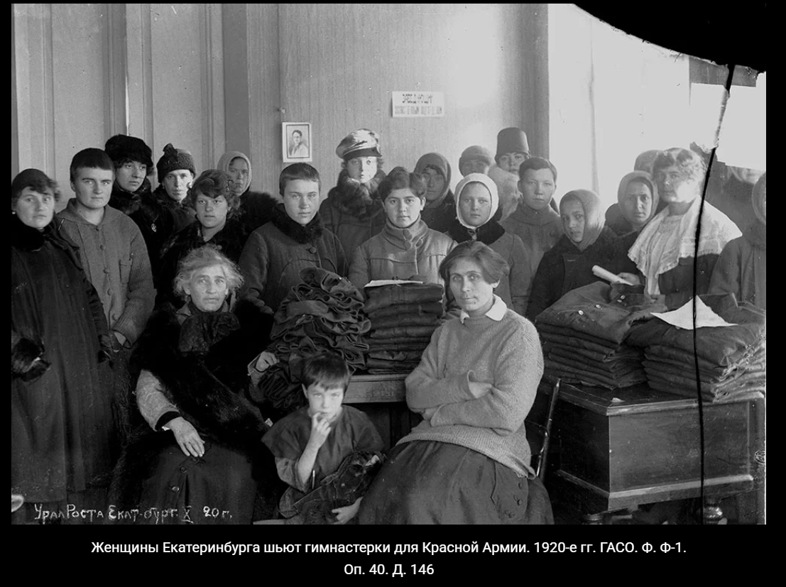 Женщины на изображении никакого отношения к древнейшей профессии не имеют. Но именно так и должны были выглядеть коллективы, которые должны были собирать из бывших жриц любви.