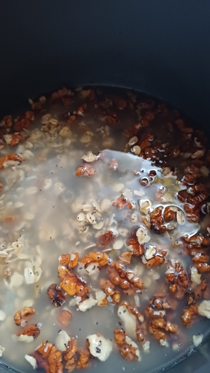 Кутья в процессе приготовления. Фото Татьяны Федотовой