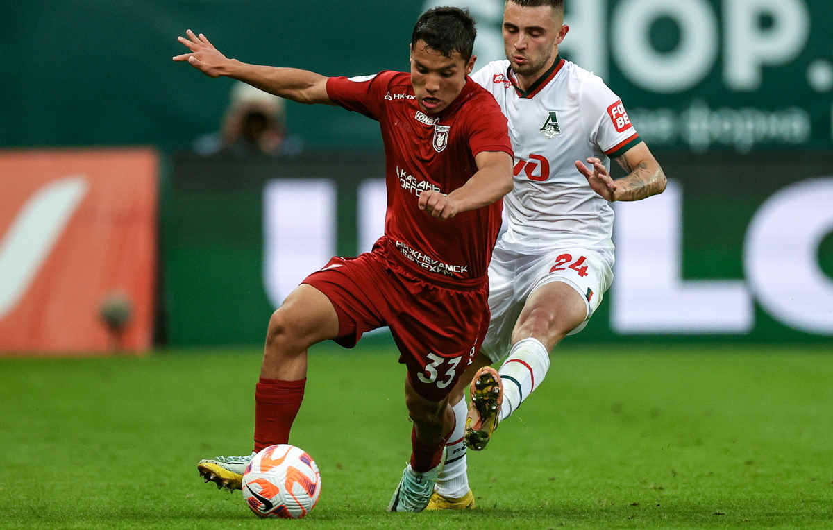    Умарали Рахмоналиев (на переднем плане)  Сергей Бобылев/ТАСС