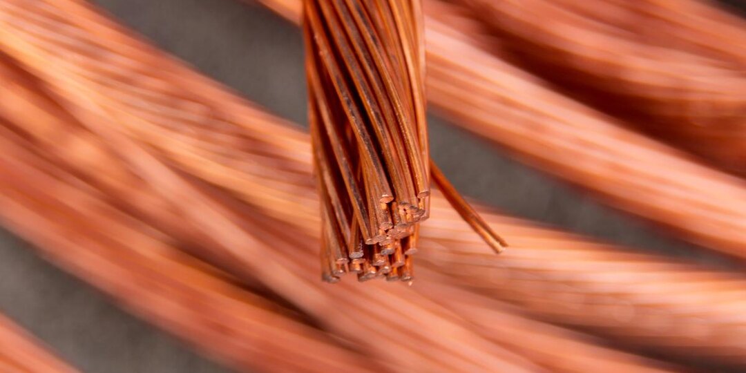 Биржевая цена меди в Лондоне впервые превысила 13 тыс. долларов за тонну