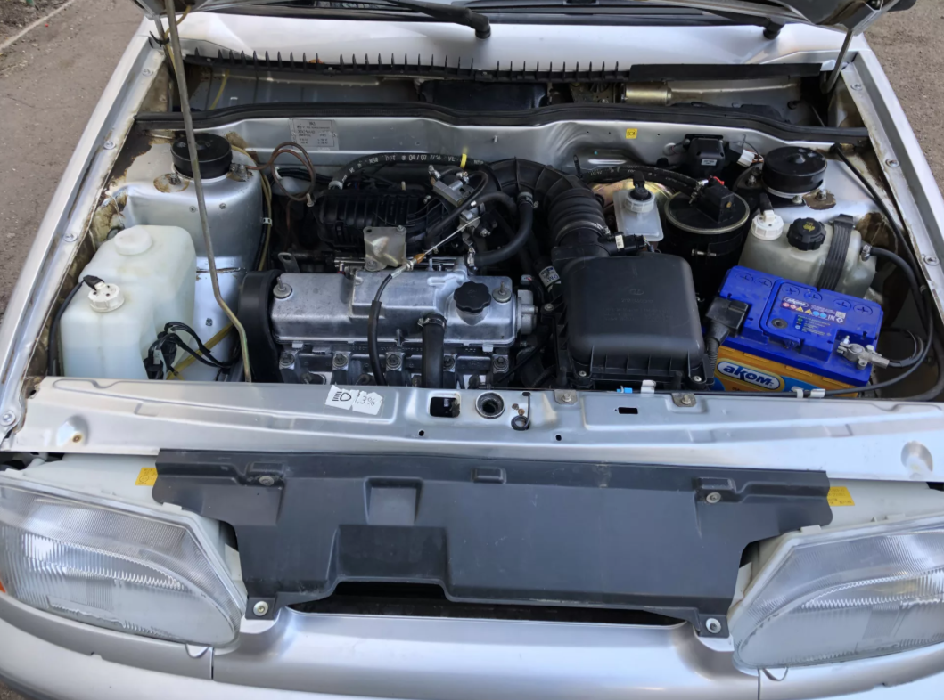 Подкапотное пространство ВАЗ 2114