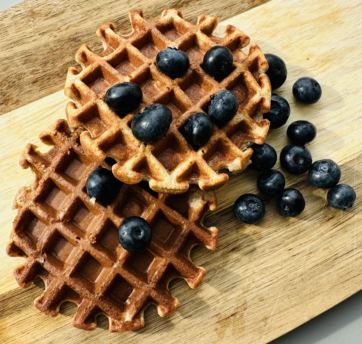 Яблочно-коричные вафли, если не ошибаюсь. 