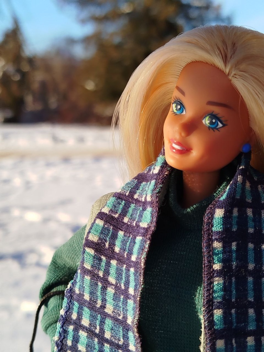 кукла барби Baywatch на мтм-теле йоги Джойс