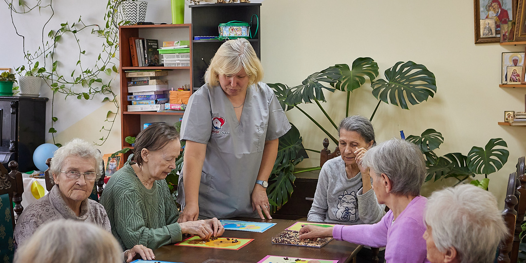Чем увлекаются люди на старости лет в наших пансионатах: активный досуг и новые возможности в "Родном очаге"