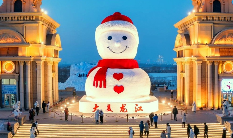 Из открытых источников. Гиганский снеговик.