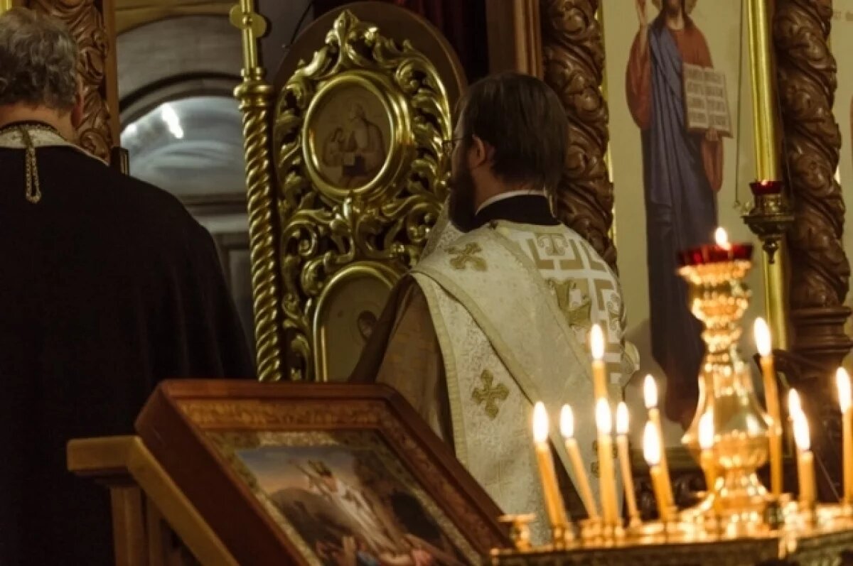    Священник сказал, почему на Рождество садятся за стол с первой звездой